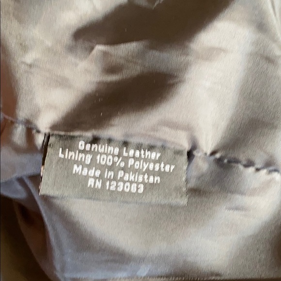 Leather vest - Picture 2 of 3